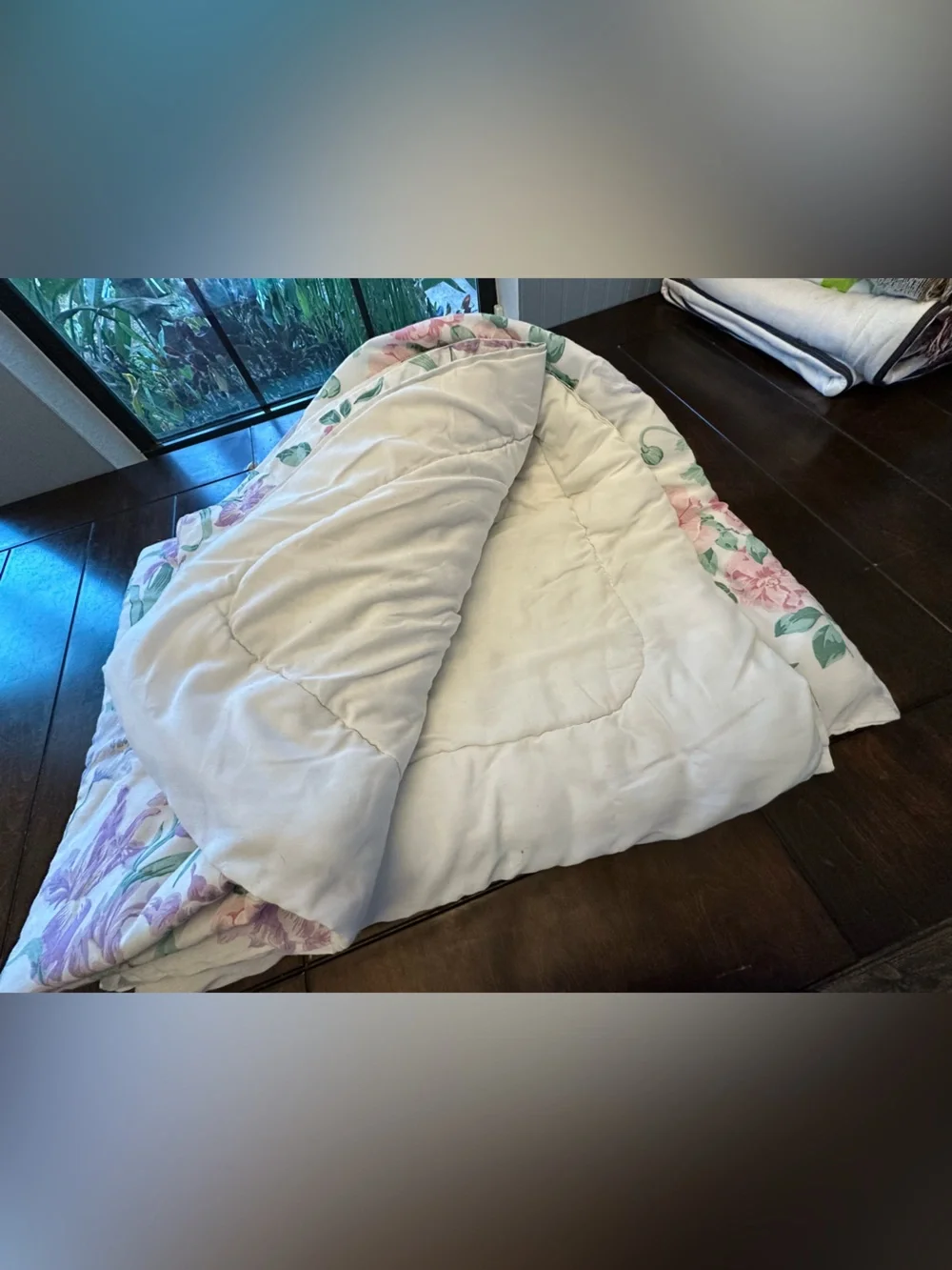 Vintage Twin Floral Comforter